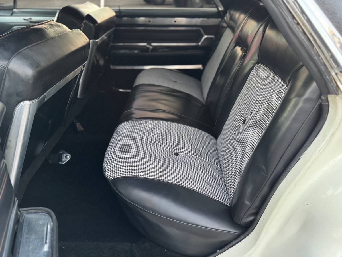 Cadillac-sedan-deville-1965-9