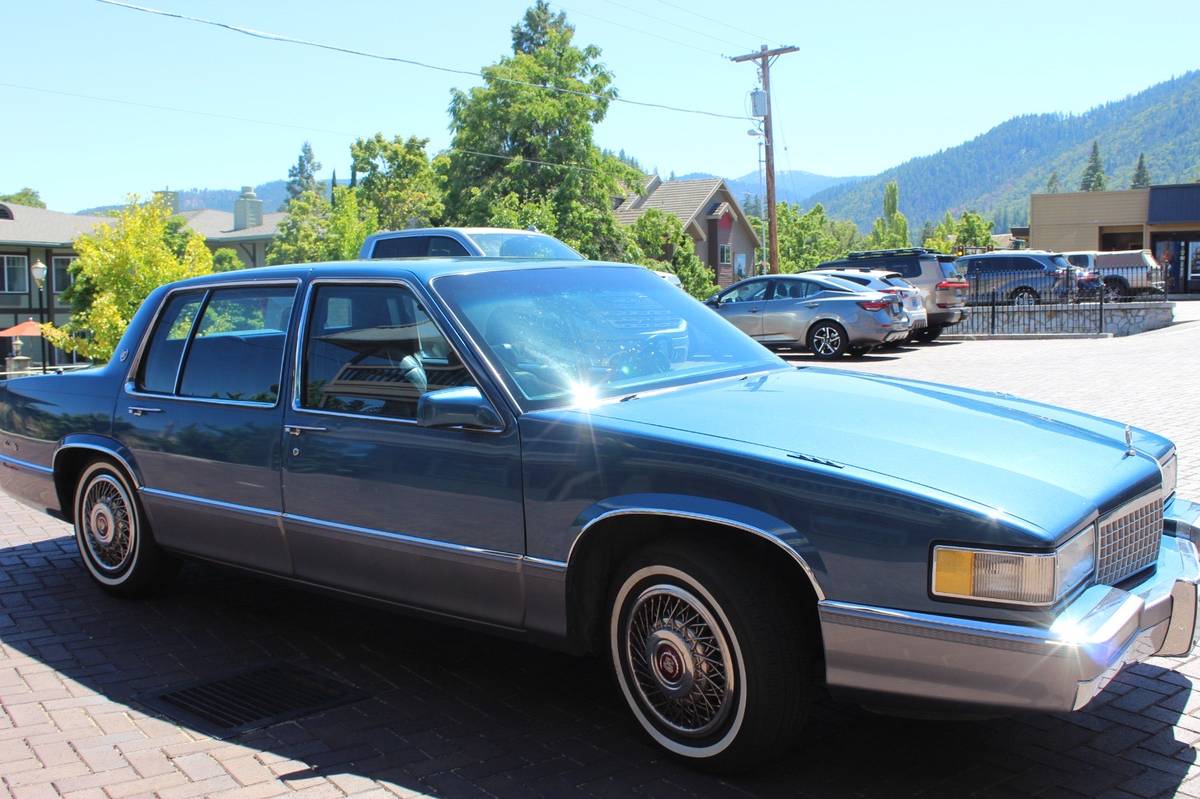 Cadillac-sedan-deville-1990-blue-10