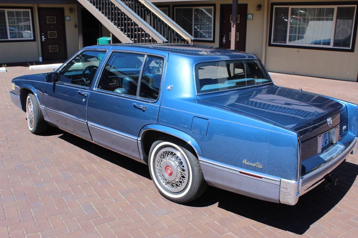 Cadillac-sedan-deville-1990-blue-3