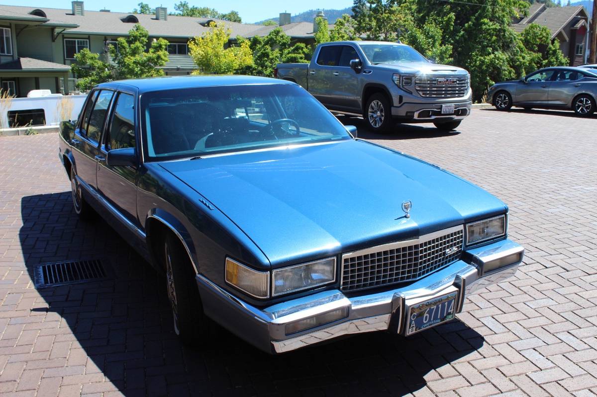 Cadillac-sedan-deville-1990-blue-5