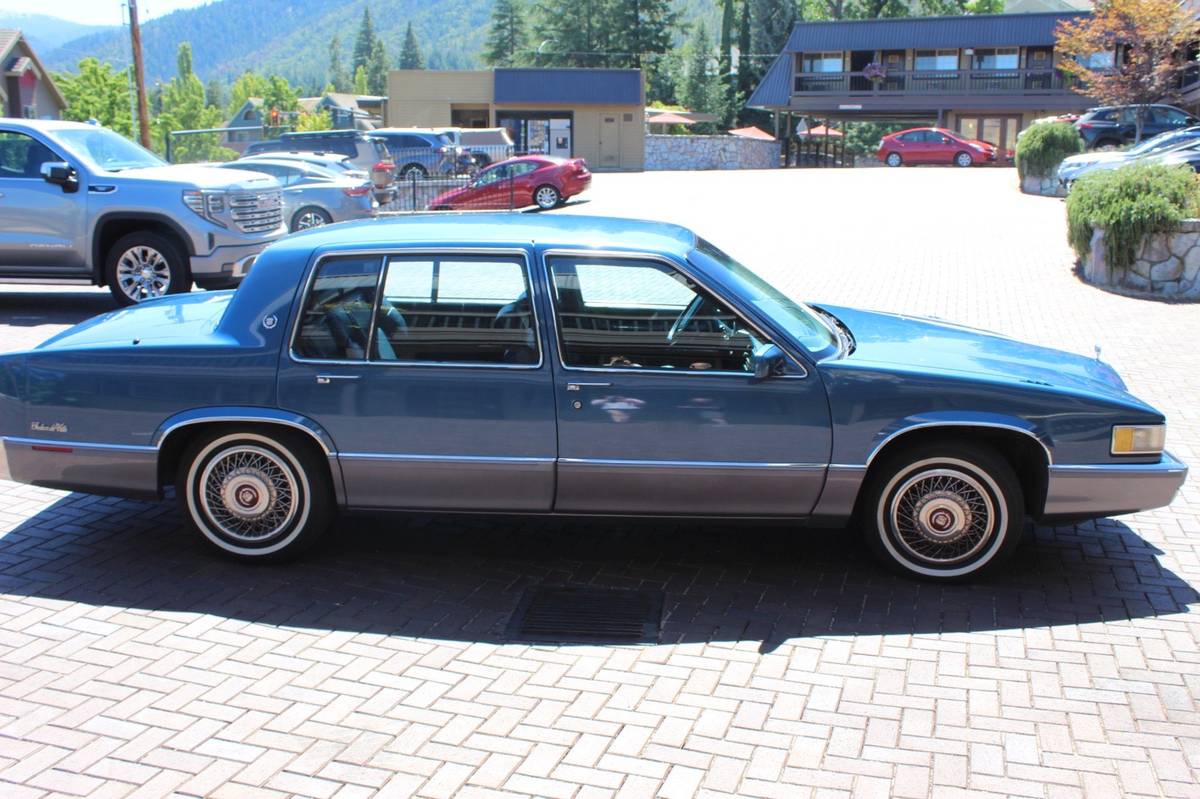 Cadillac-sedan-deville-1990-blue-7