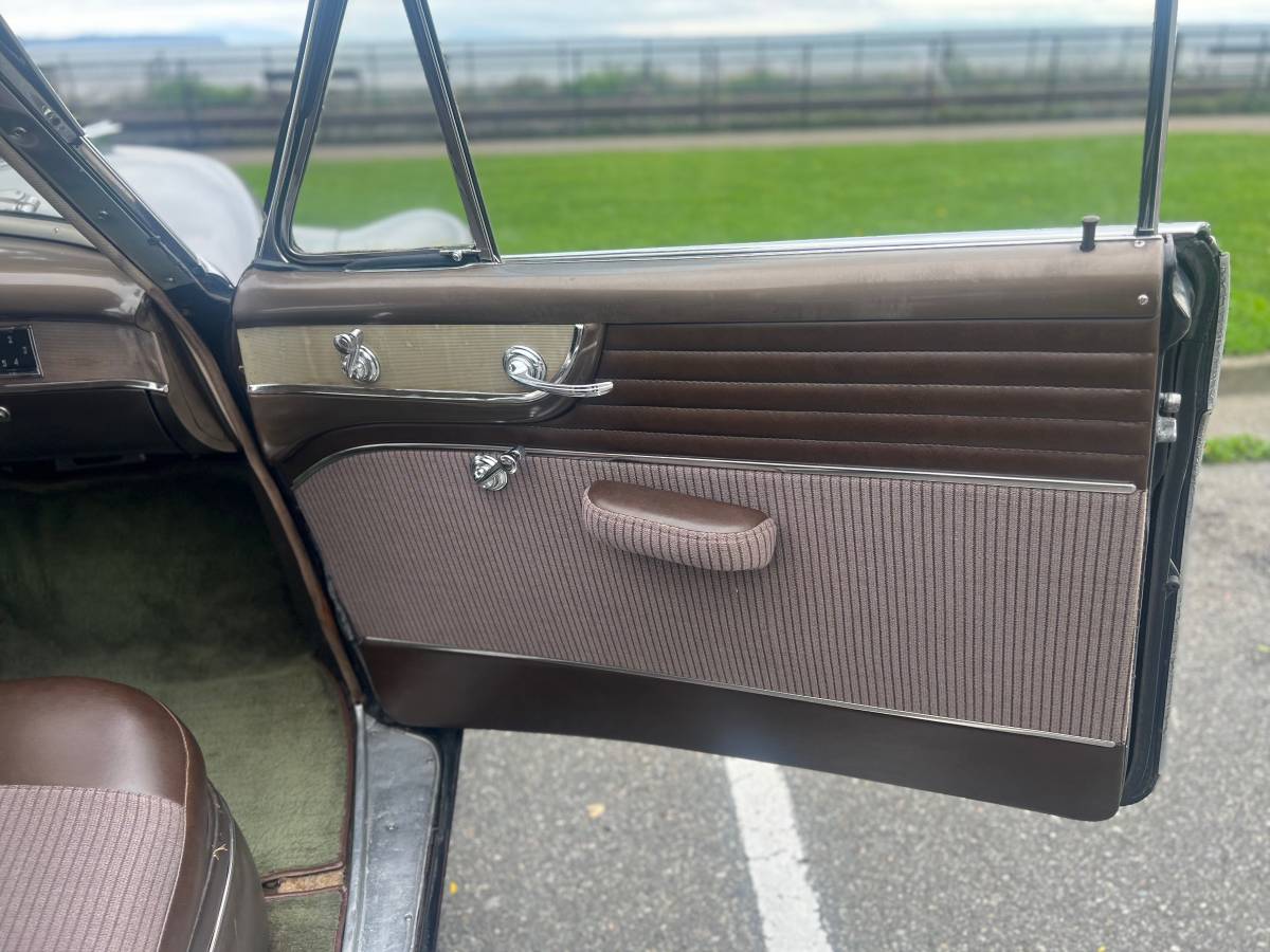 Cadillac-series-61-1951-black-11