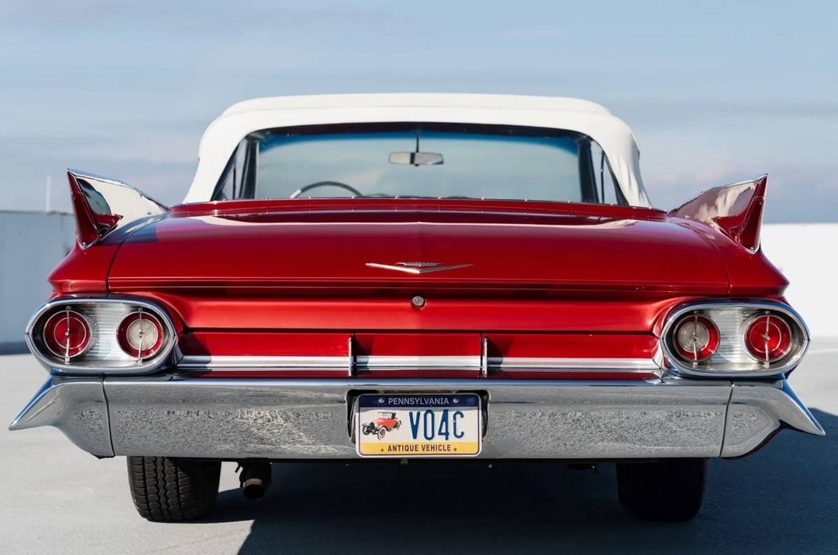 Cadillac-series-62-1961-custom-15