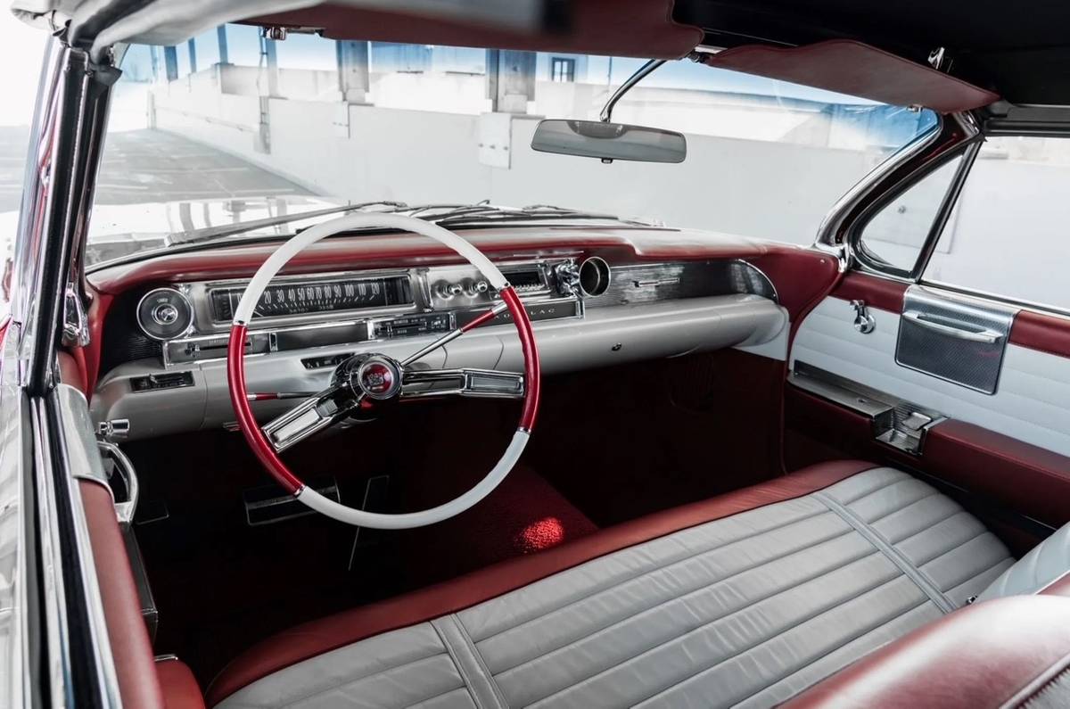 Cadillac-series-62-1961-custom-4