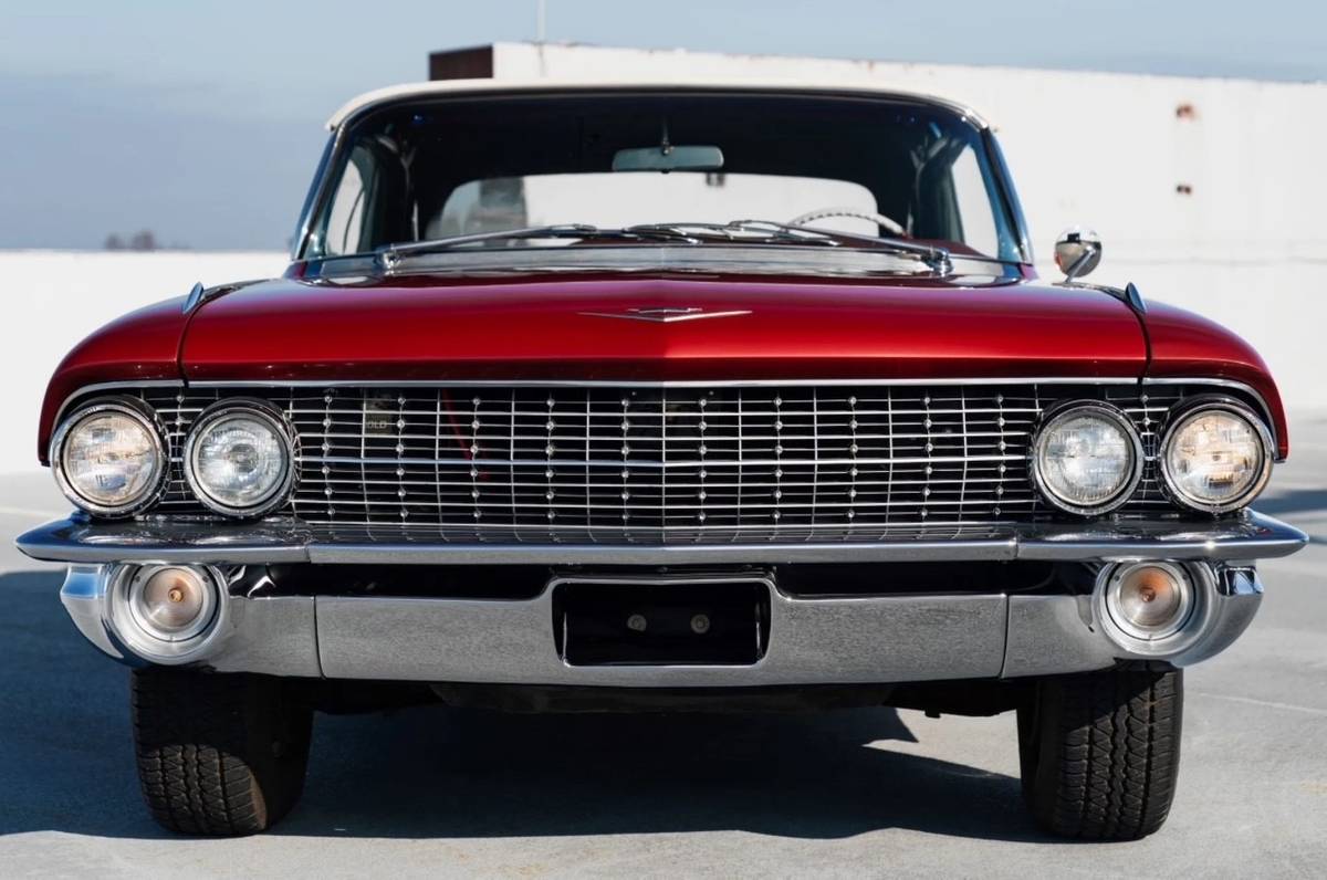 Cadillac-series-62-1961-custom-9