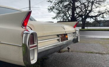 Cadillac-series-62-1963-white-12
