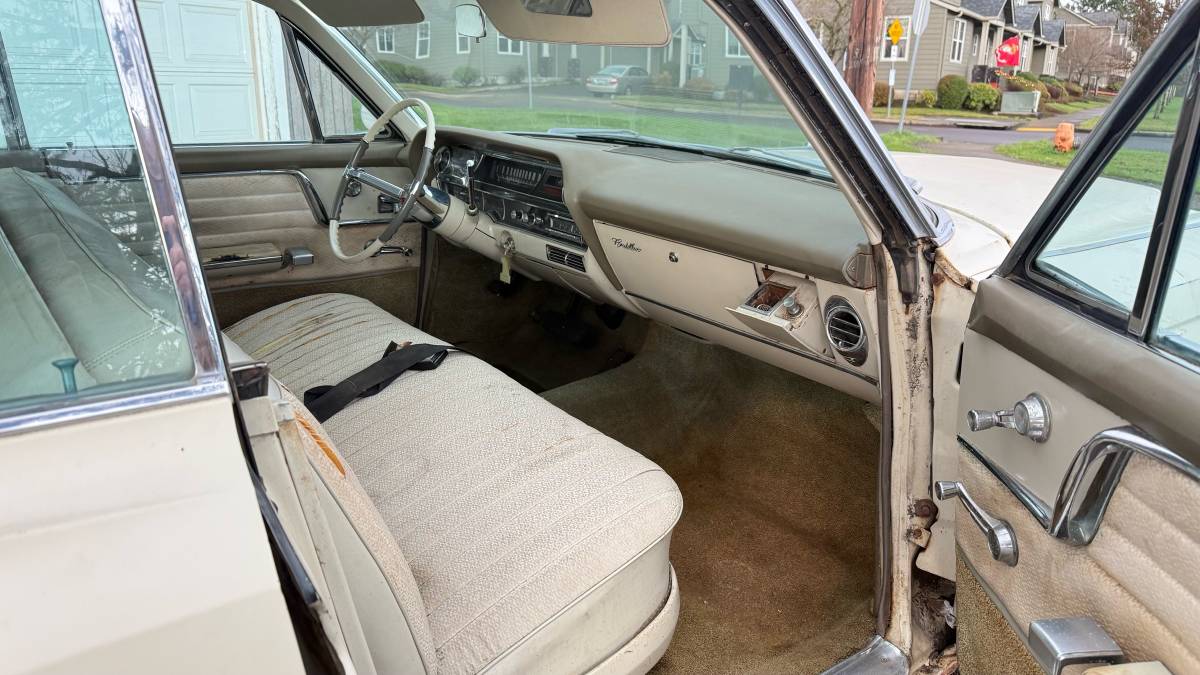 Cadillac-series-62-1963-white-15