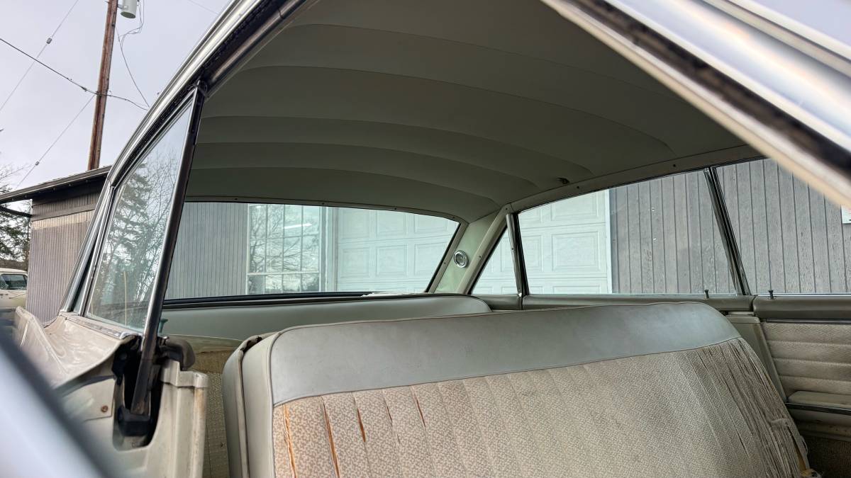 Cadillac-series-62-1963-white-16