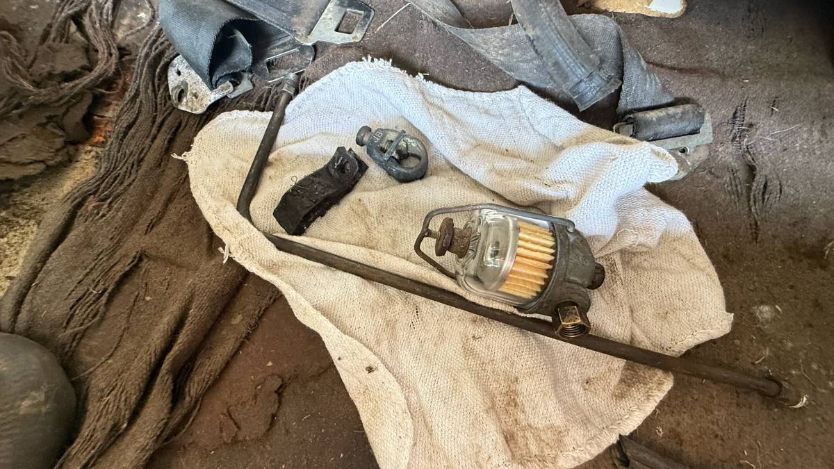 Cadillac-series-62-1963-white-4