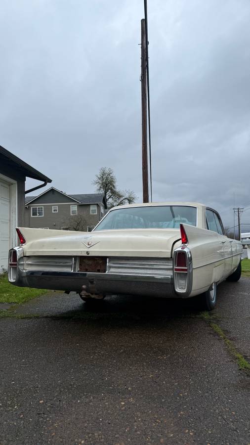 Cadillac-series-62-1963-white-6