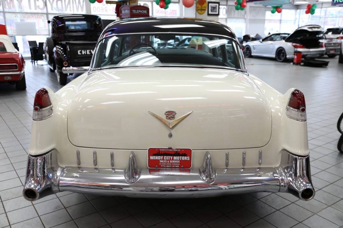 Cadillac-series-62-sedan-devill-1955-black-17