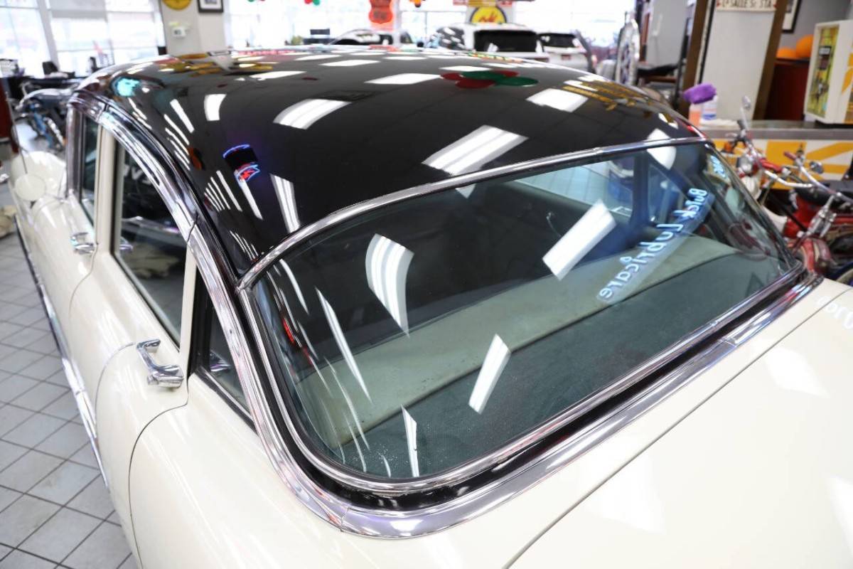 Cadillac-series-62-sedan-devill-1955-black-18