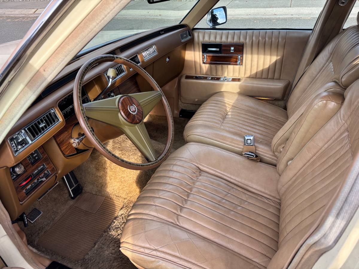 Cadillac-seville-1976-11