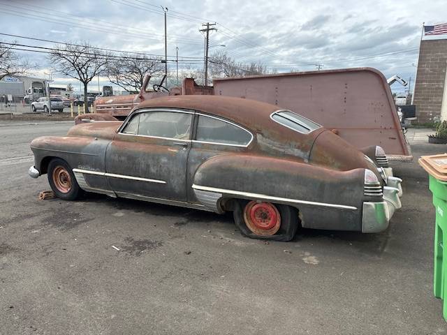 Cadillac-sport-coupe-1948-brown-3