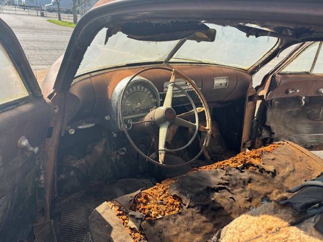 Cadillac-sport-coupe-1948-brown-7