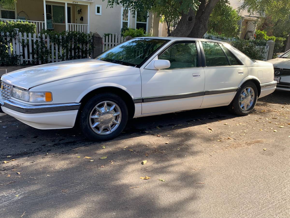 Cadillac-sts-1996-white-2