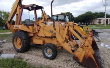 Case-680k-construction-king-diesel-1996-yellow-1