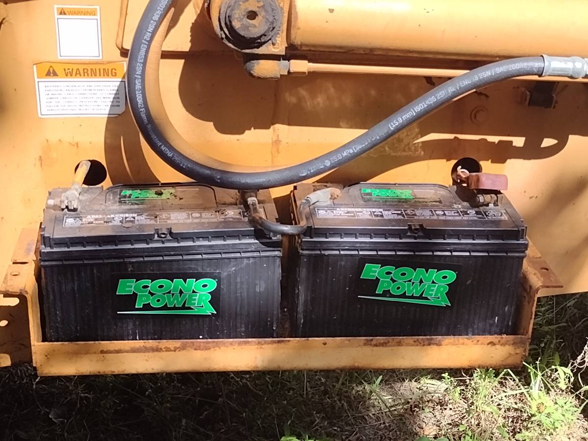 Case-680k-construction-king-diesel-1996-yellow-8