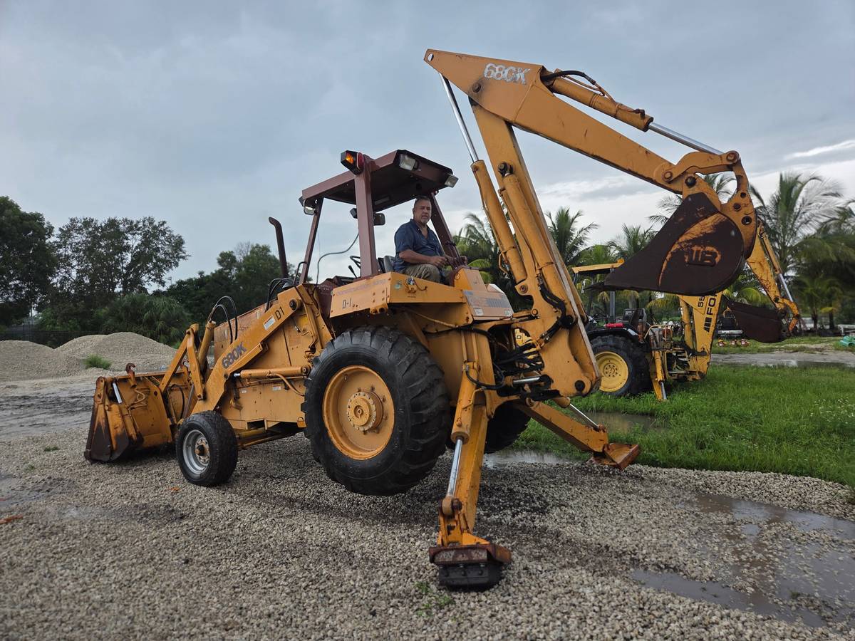 Case-680k-construction-king-diesel-1996-yellow