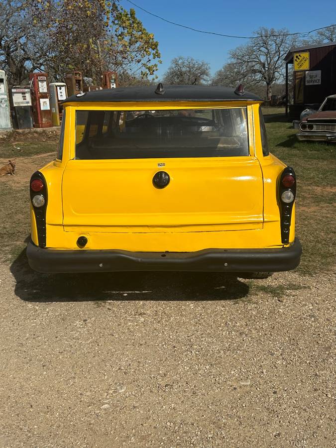Checker-aero-bus-checker-convoy-1967-yellow-11