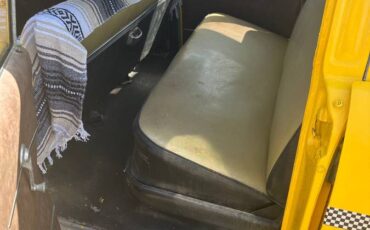 Checker-aero-bus-checker-convoy-1967-yellow-15