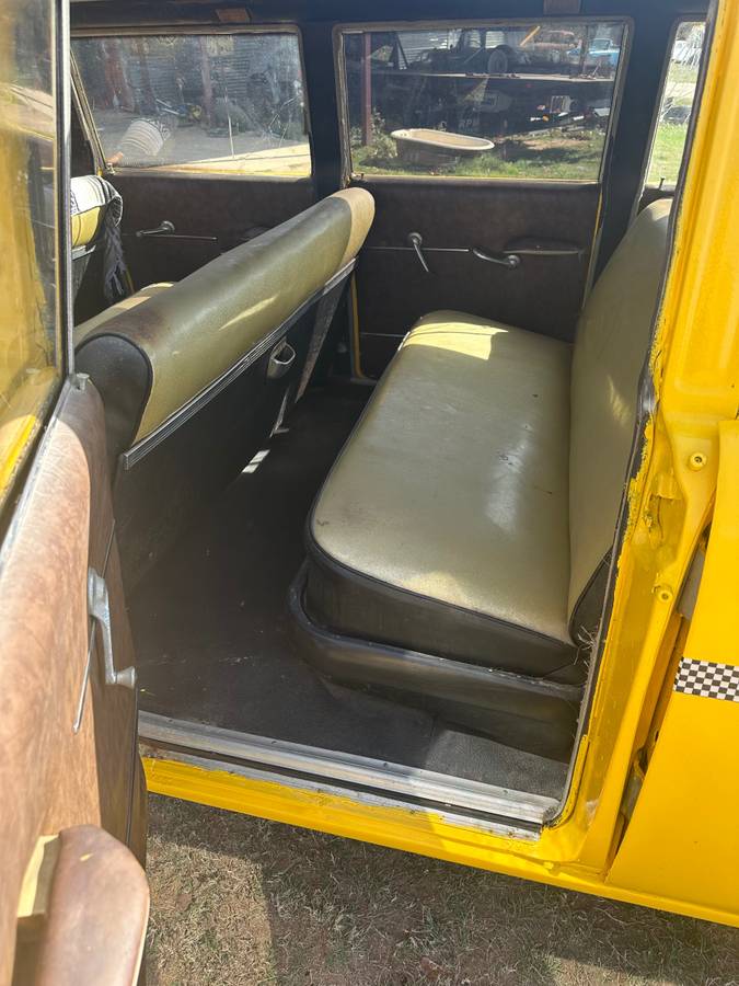 Checker-aero-bus-checker-convoy-1967-yellow-16