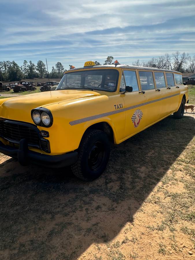 Checker-aero-bus-checker-convoy-1967-yellow-8