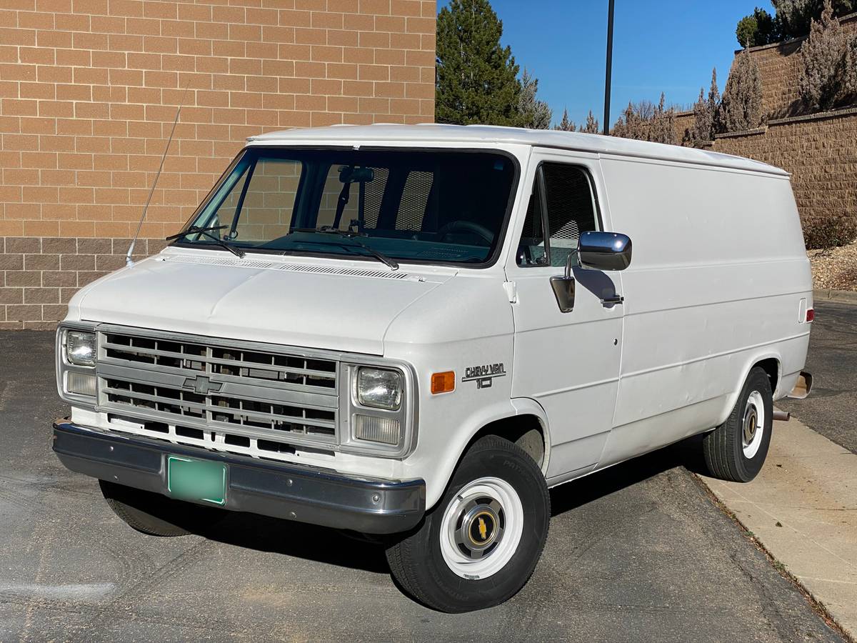 Cherolet-g10-1987-white-1