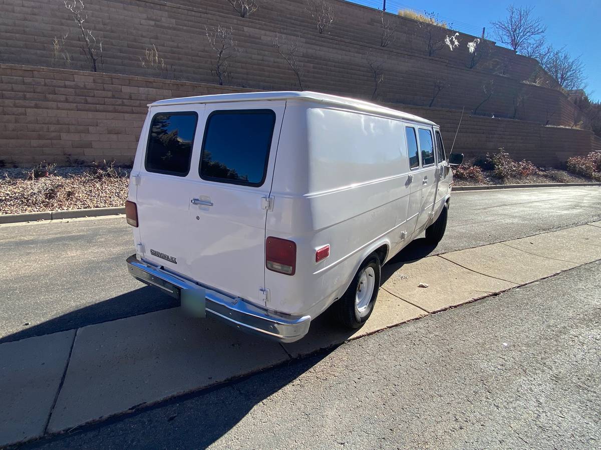 Cherolet-g10-1987-white-3