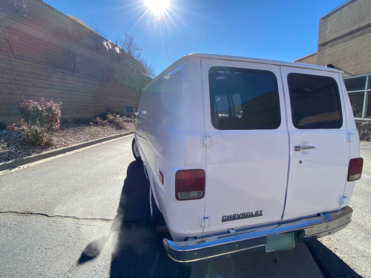 Cherolet-g10-1987-white-5