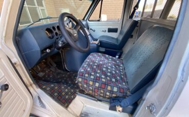 Cherolet-g10-1987-white-6