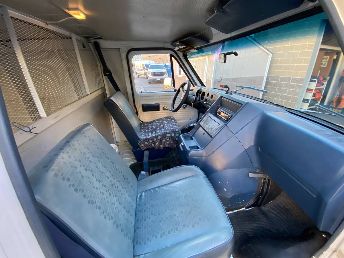 Cherolet-g10-1987-white-7