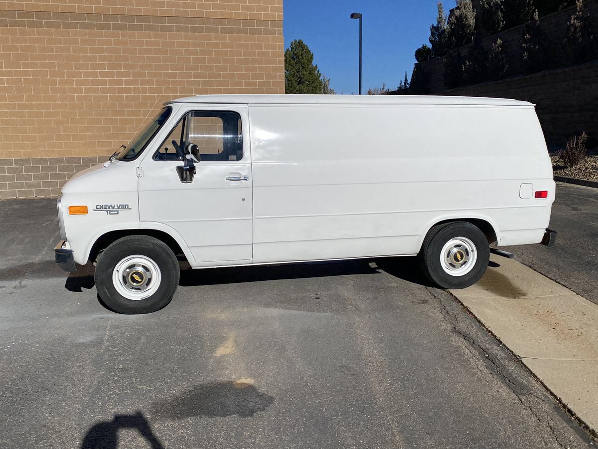 Cherolet-g10-1987-white-8