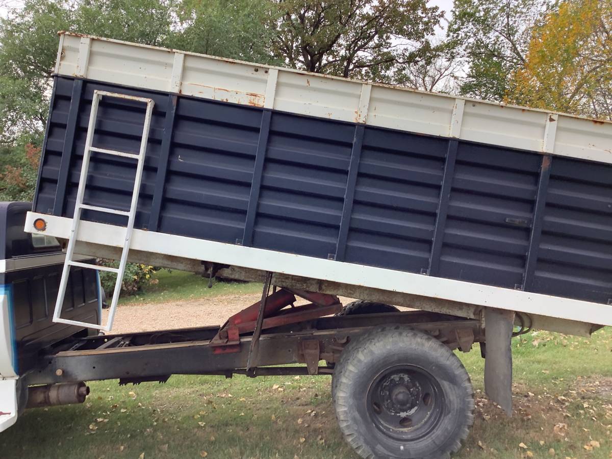 Chev-c60-1976-black-1