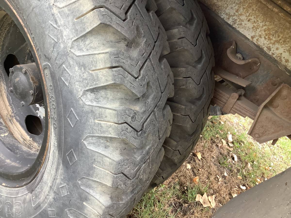 Chev-c60-1976-black-7