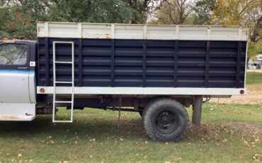 Chev-c60-1976-black-9