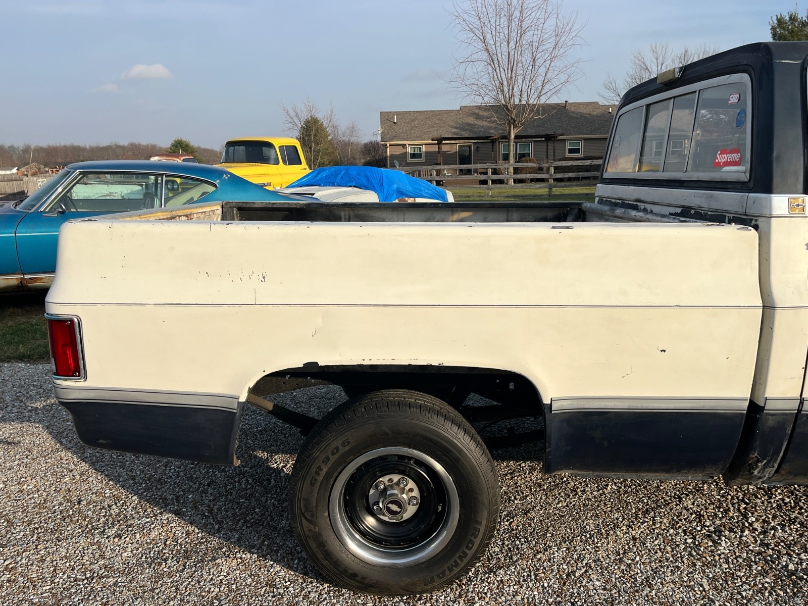 Chevrolet-12-Ton-Pickup-1983-11