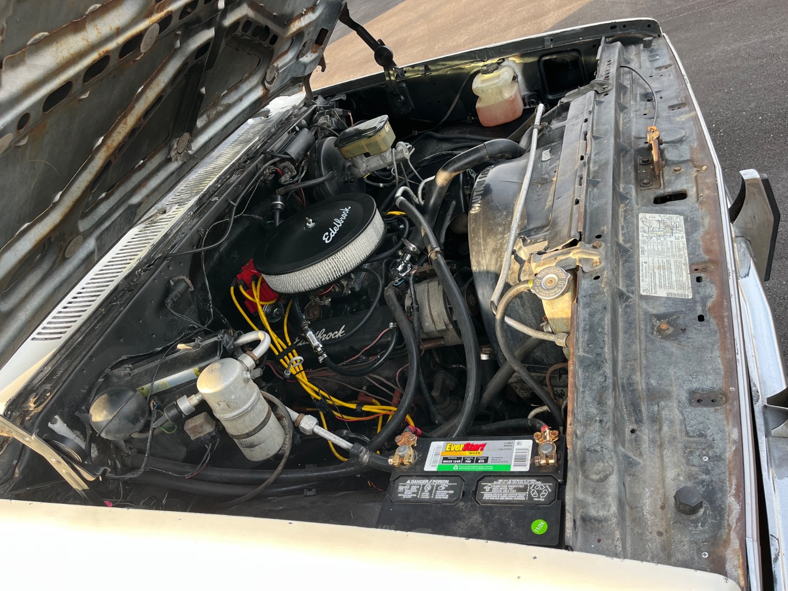 Chevrolet-12-Ton-Pickup-1983-14