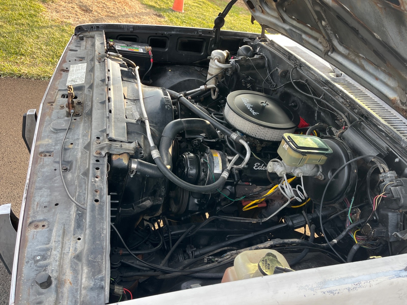 Chevrolet-12-Ton-Pickup-1983-15