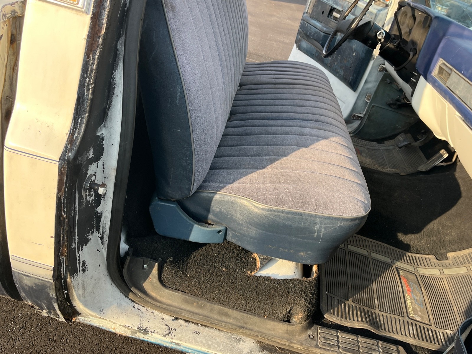 Chevrolet-12-Ton-Pickup-1983-21