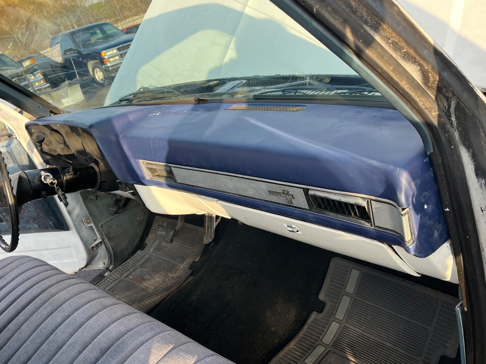 Chevrolet-12-Ton-Pickup-1983-22