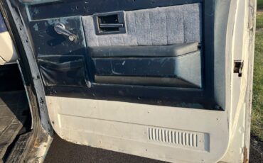 Chevrolet-12-Ton-Pickup-1983-24