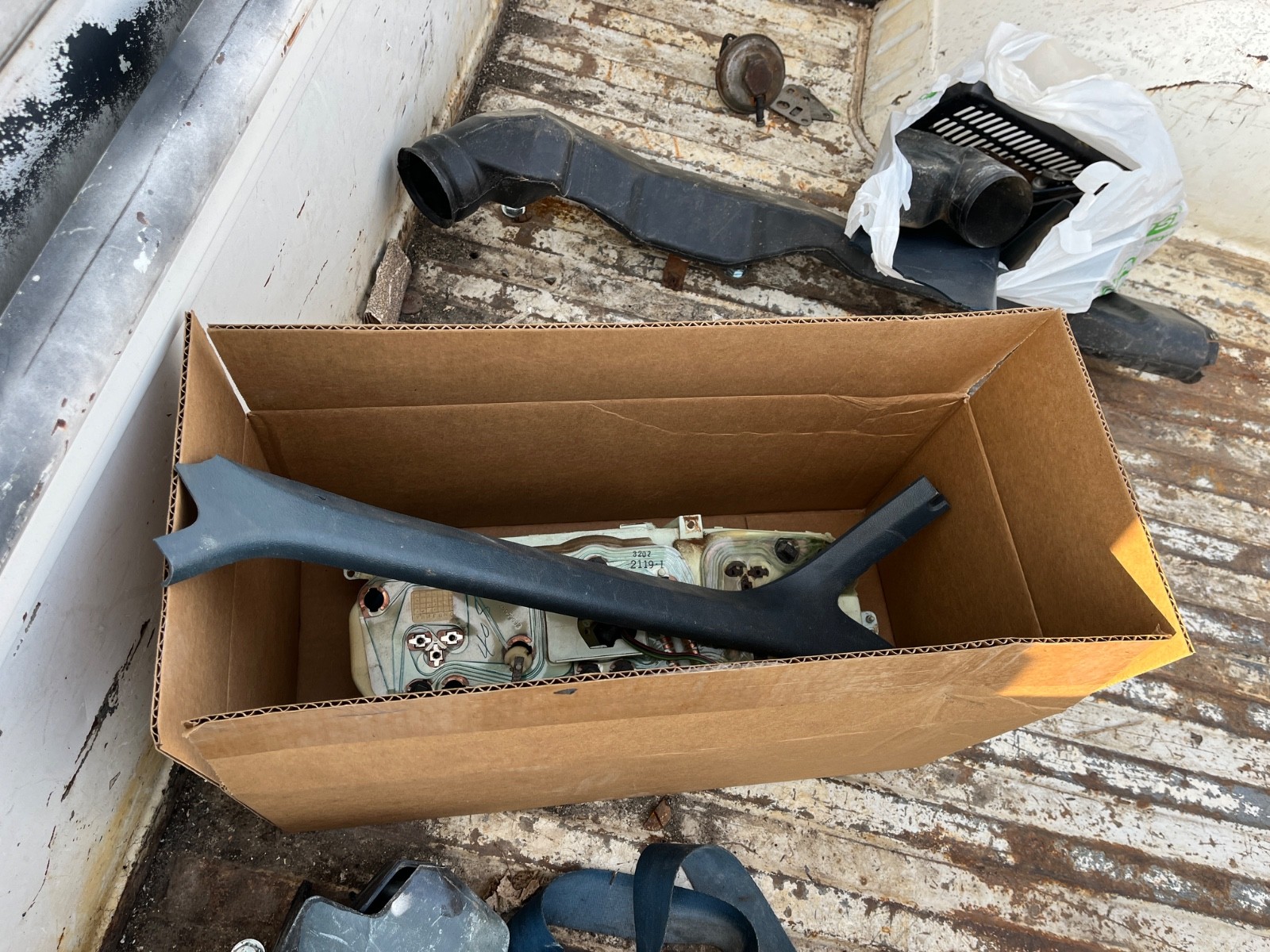 Chevrolet-12-Ton-Pickup-1983-26