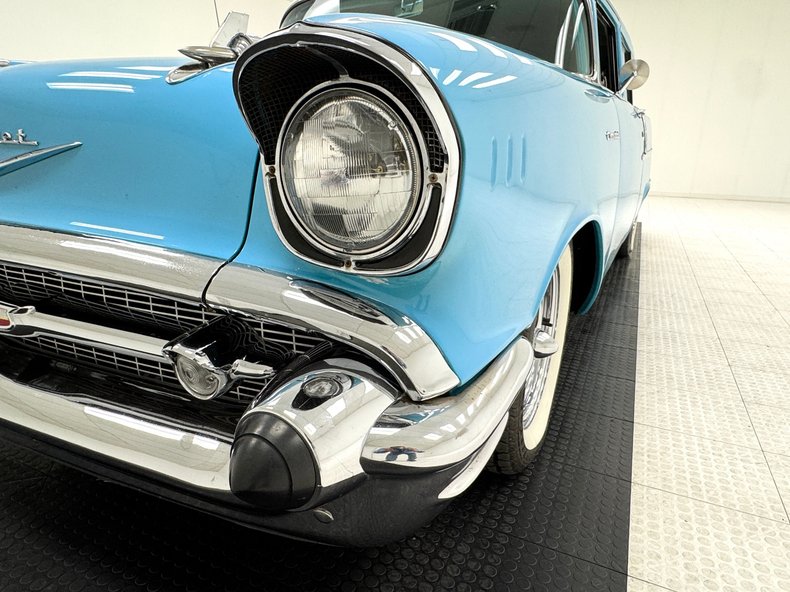 Chevrolet-150-1957-Larkspur-Blue-Dark-Gray-39