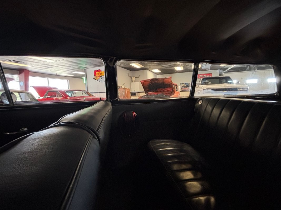 Chevrolet-150-Handyman-Wagon-1957-Station-Wagon-15