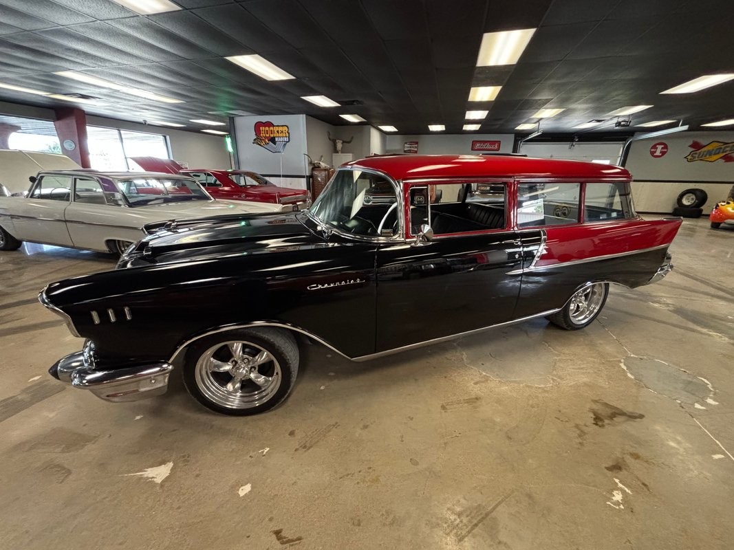 Chevrolet-150-Handyman-Wagon-1957-Station-Wagon-2