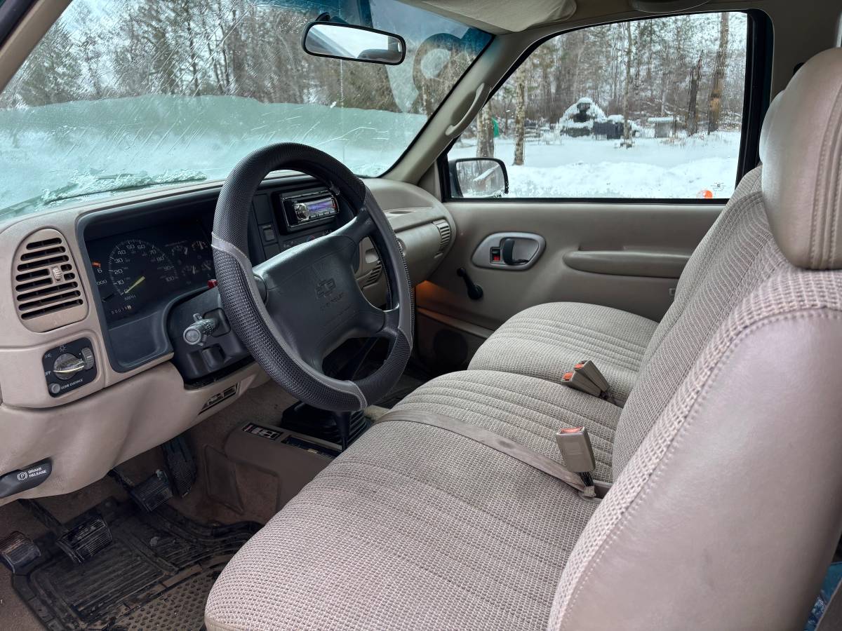 Chevrolet-1500-1996-green-3