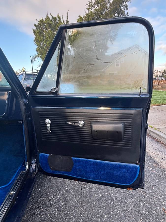 Chevrolet-1967-blue-11