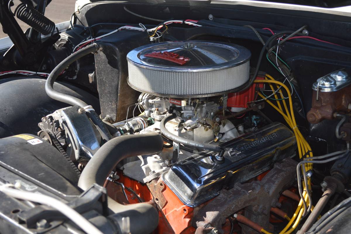 Chevrolet-1967-white-5