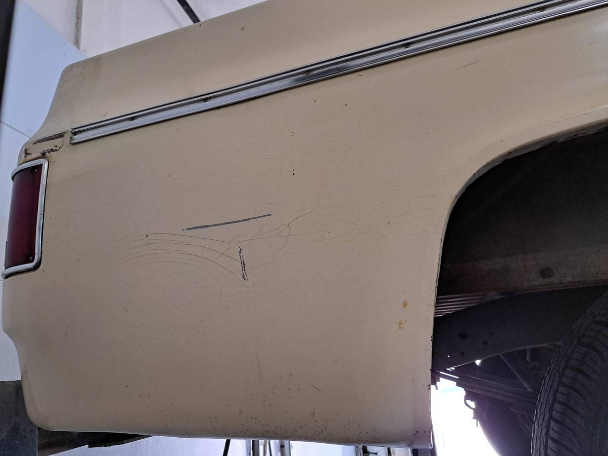 Chevrolet-1975-yellow-10